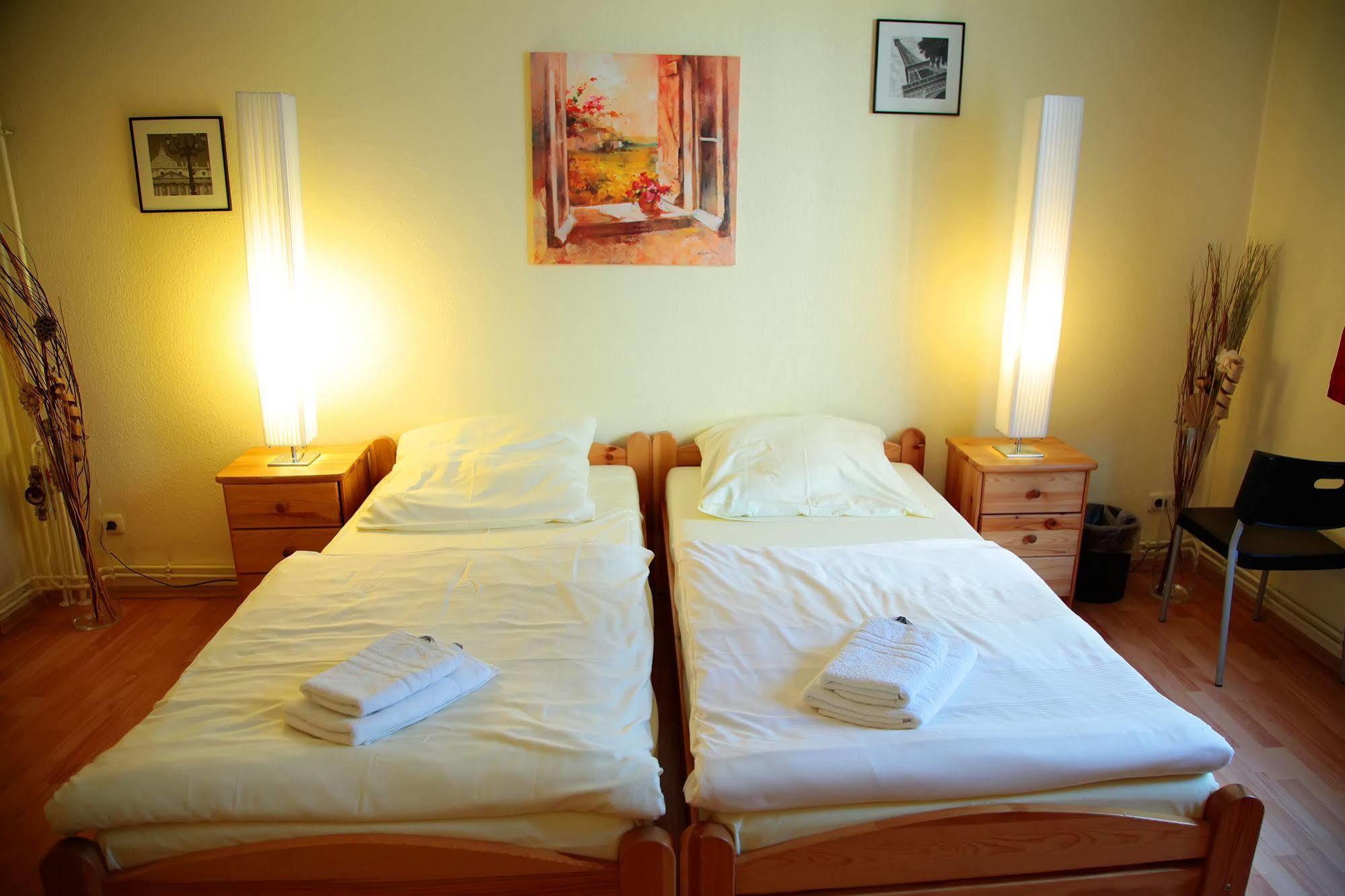 Boardinghouse Mundsburg Aparthotel Hamburg Bagian luar foto