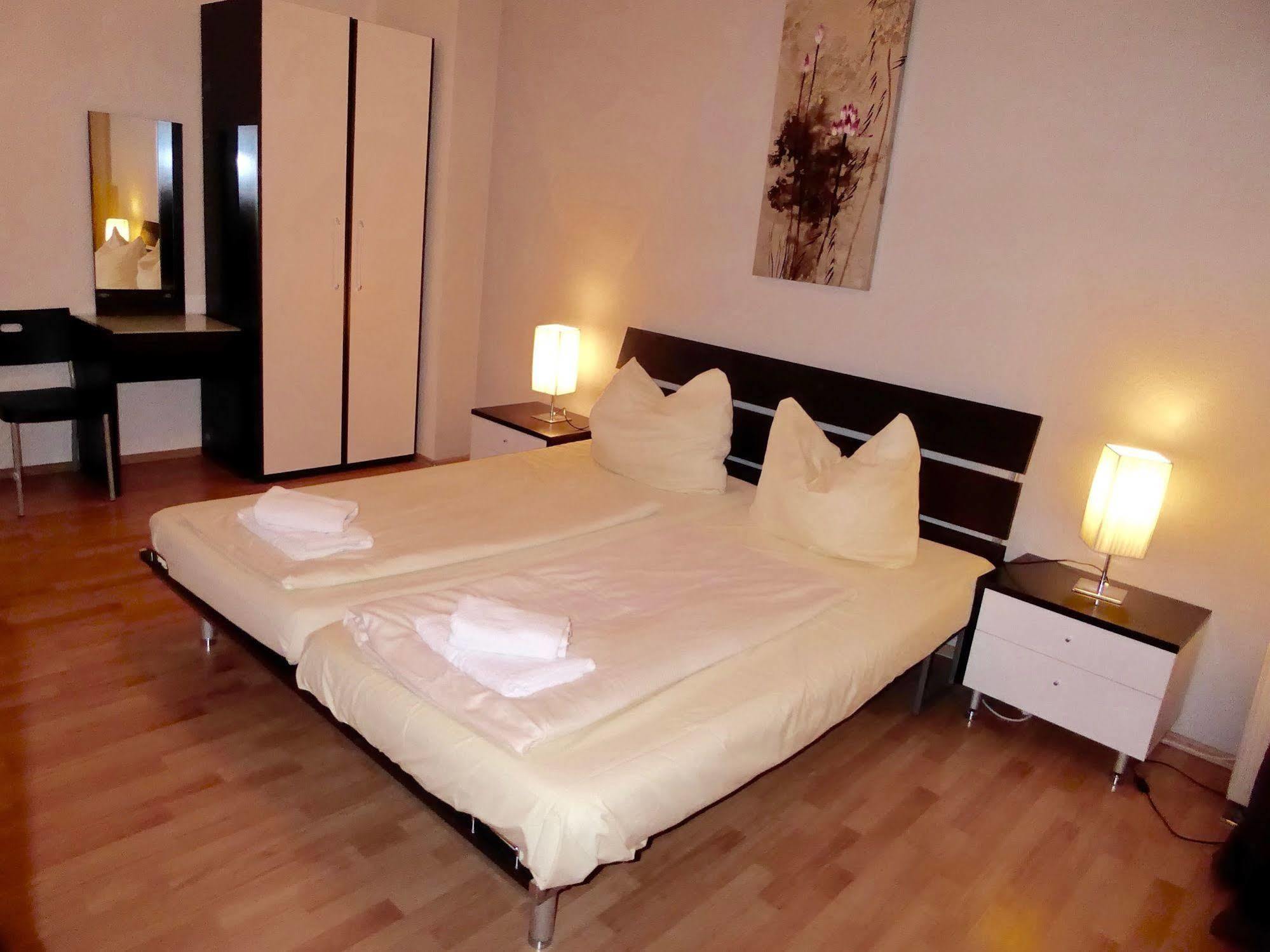 Boardinghouse Mundsburg Aparthotel Hamburg Bagian luar foto