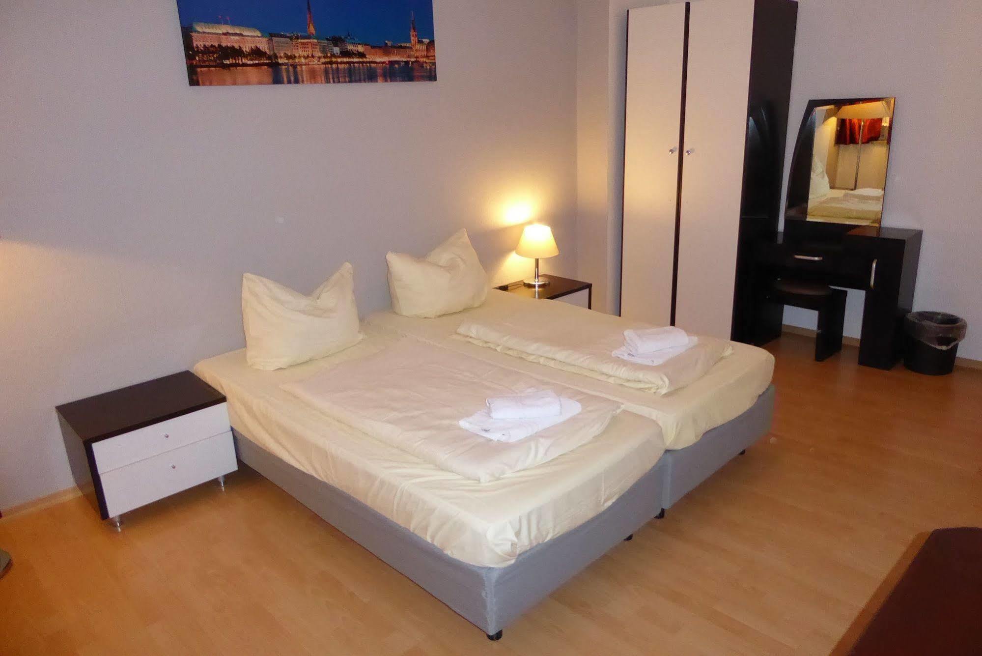 Boardinghouse Mundsburg Aparthotel Hamburg Bagian luar foto